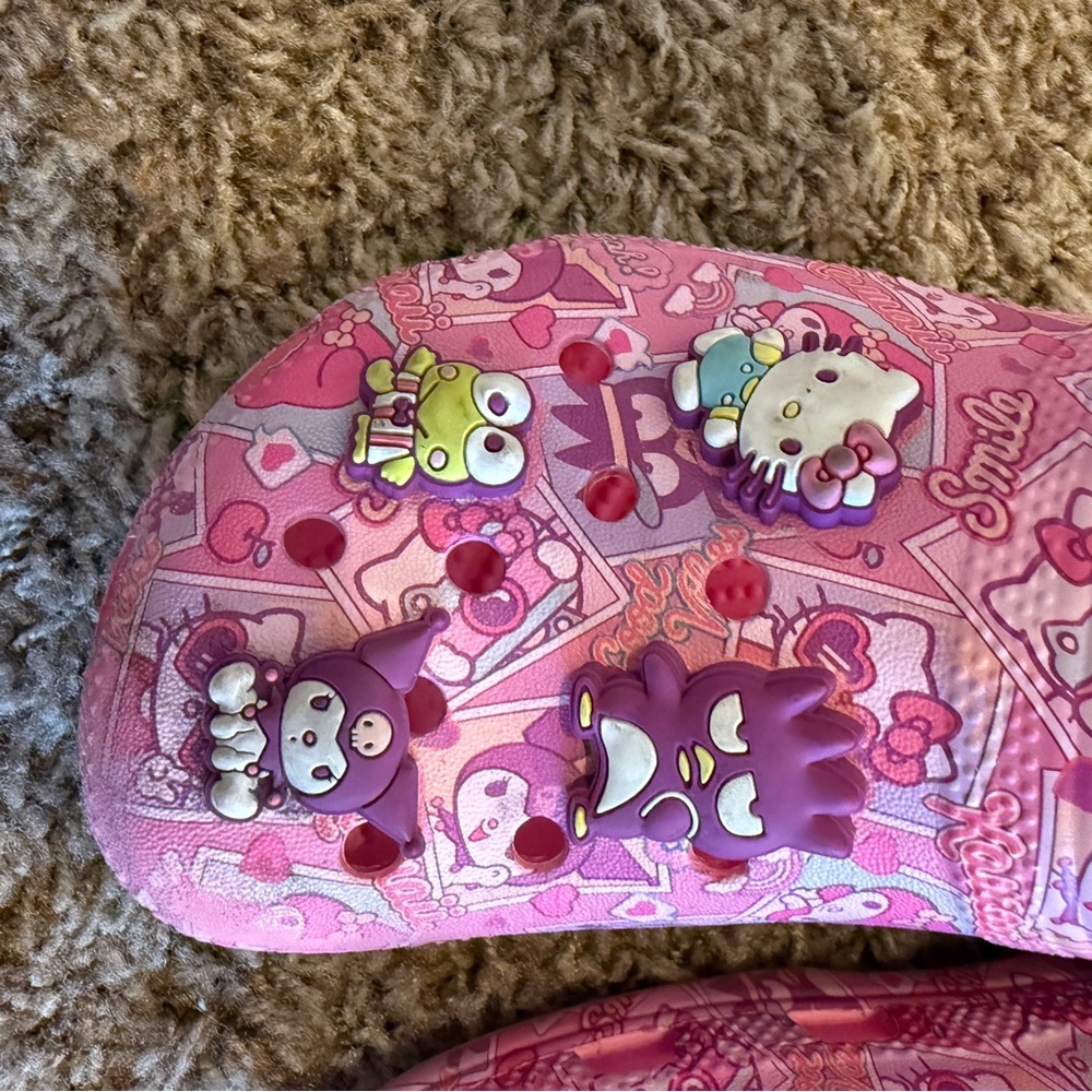 Hello kitty crocs - Picture 10 of 13